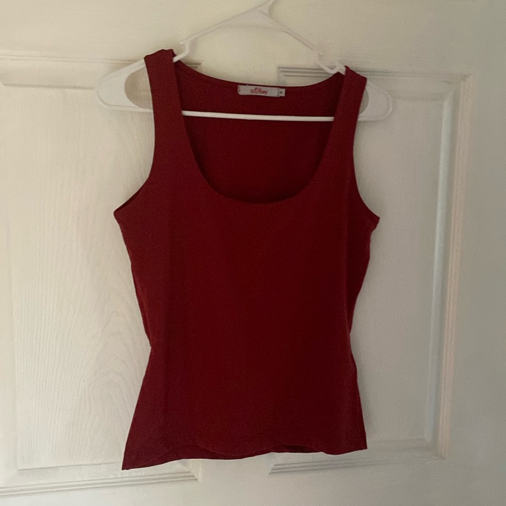 S. Oliver Maroon fitted tank. Double material. Perfect condition